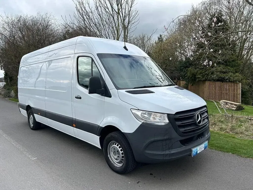 Begagnad Mercedes Sprinter Progressive 141 HK (103 kW) 2021 Vit Van