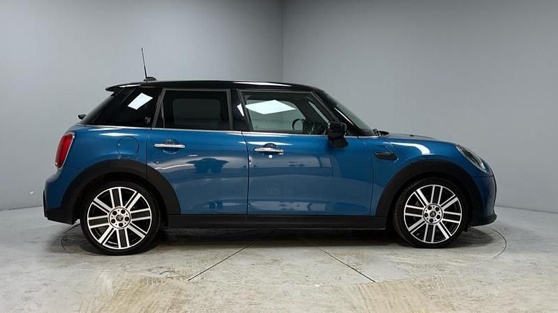 Used Mini Cooper Exclusive 134 HP (98 kW) 2022 Blue Hatchback