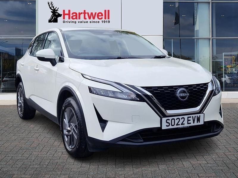 White Used 2022 Nissan Qashqai Acenta Premium SUV | £13,995 (Super price) - Image 1/3