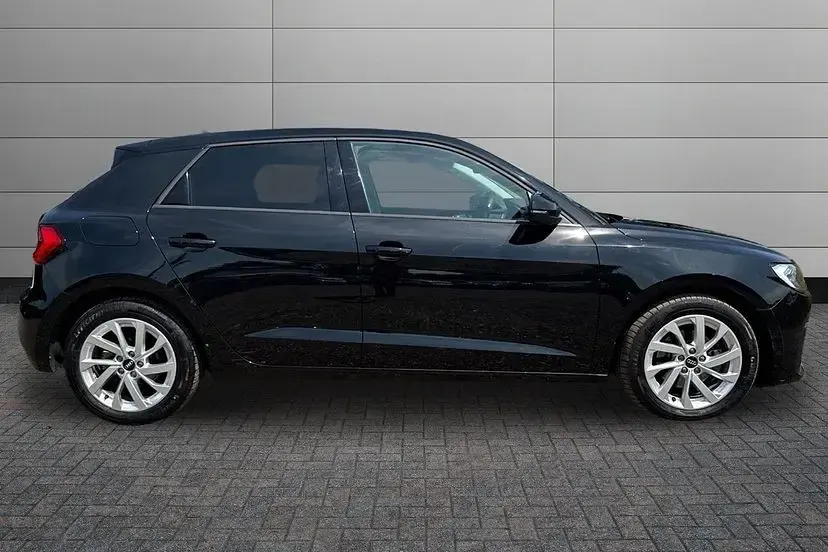 Used Audi A1 Sportback Sport 108 HP (79 kW) 2022 Mythos black Hatchback