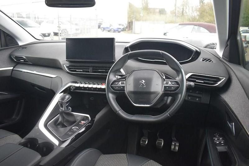 Gebraucht Peugeot 5008 Allure+ 130 PS (95 kW) 2022 Grau SUV
