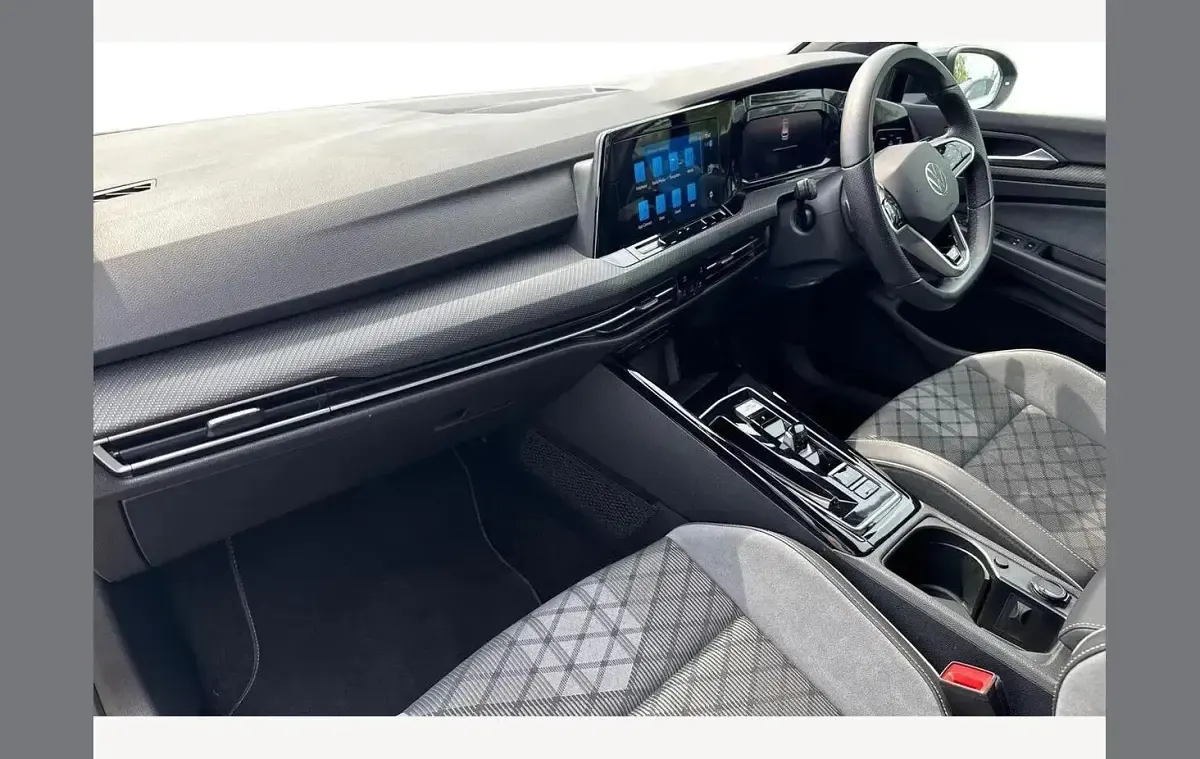 Used VW Golf VIII R-line 150 HP (110 kW) 2024 Black Hatchback