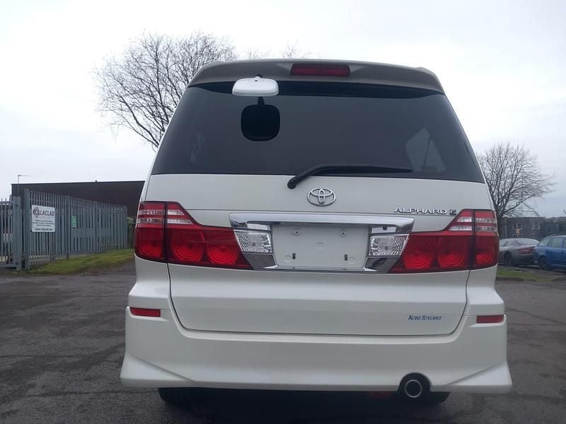 Begagnad Toyota Alphard 159 HK (116 kW) 2006 Vit Minibuss