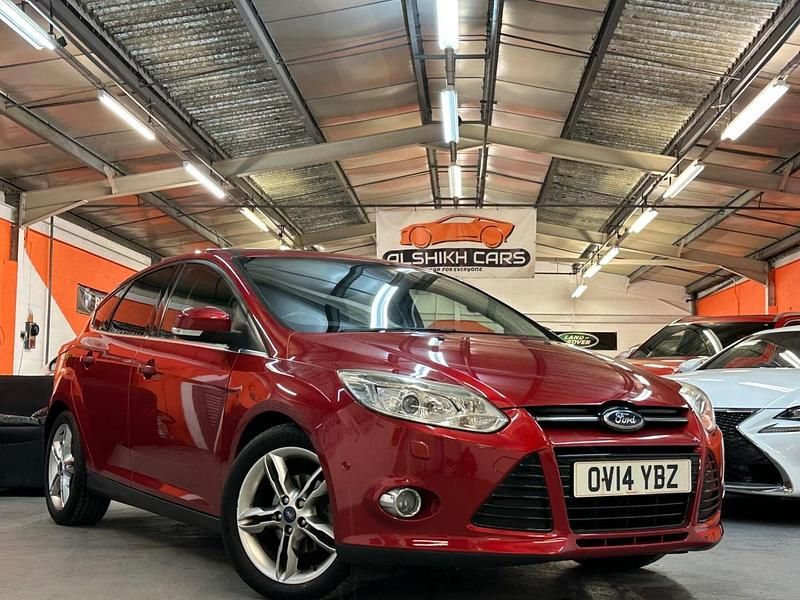 Used Ford Focus Titanium X 115 HP (84 kW) 2014 Red Hatchback