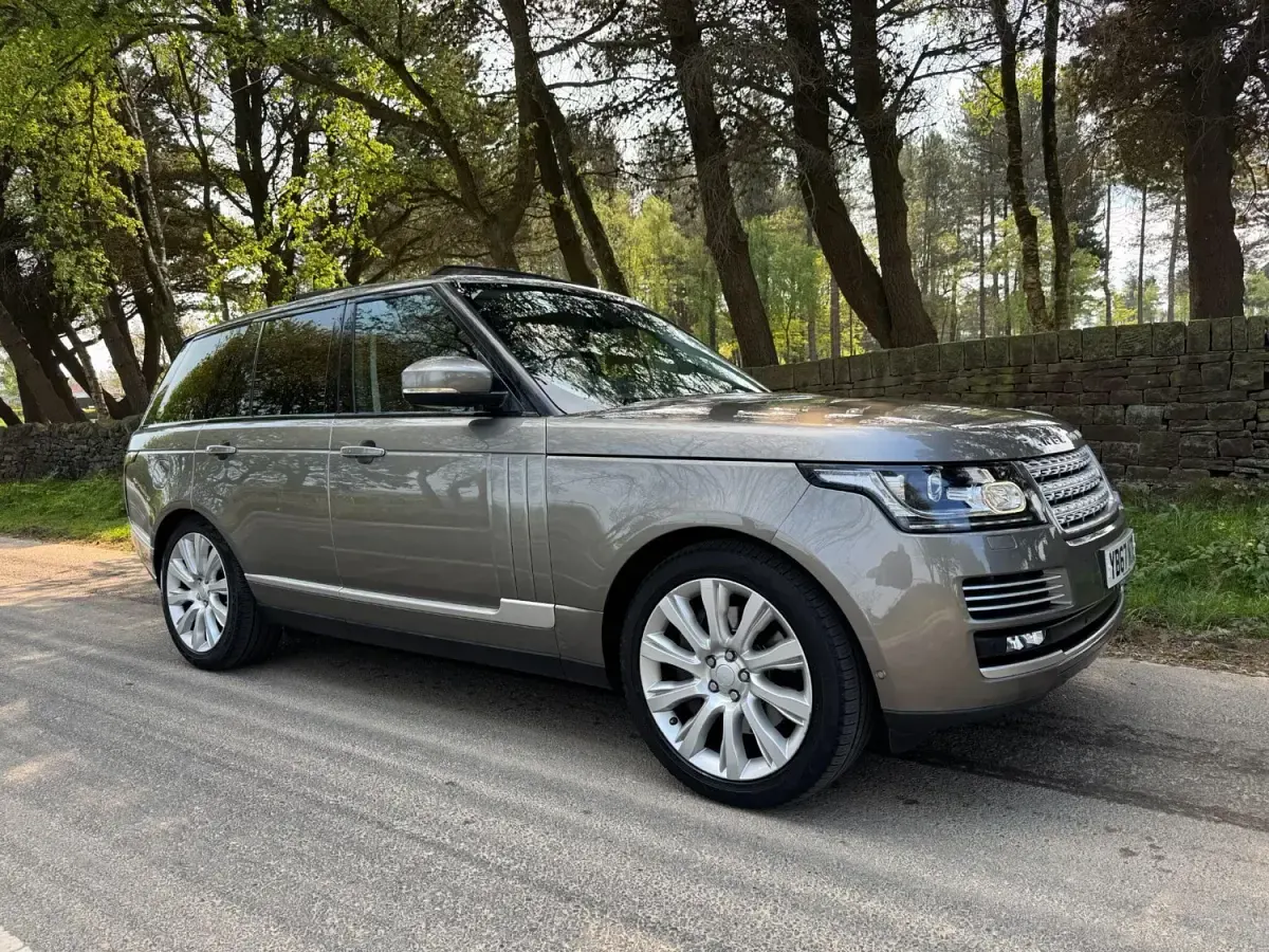 Usado Land Rover Range Rover Vogue SE 339 CV (249 kW) 2018 Plateado SUV