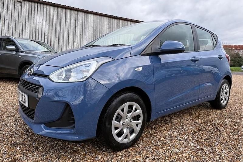 Used Hyundai i10 SE 66 HP (48 kW) 2017 Blue Hatchback