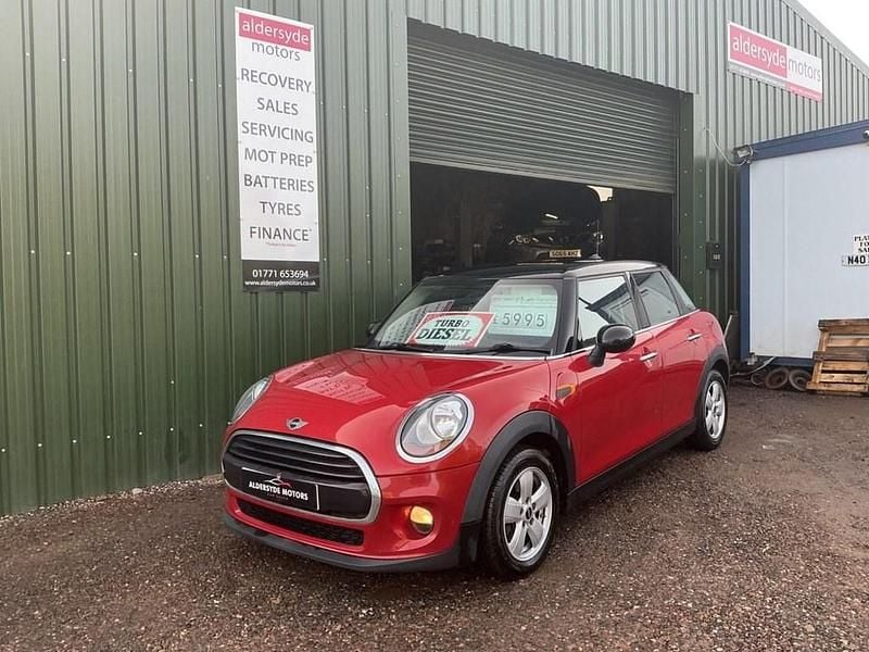 Red Used 2017 Mini Cooper D Hatch Hatchback | £5,995 (Fair price) - Image 1/4