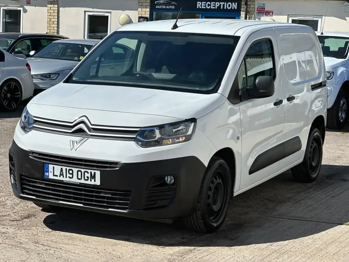 Usado Citroën Berlingo Start 100 HP (73 kW) 2019 Branco Monovolume