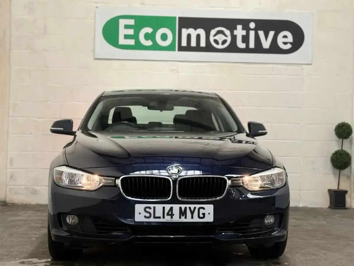 Usado BMW 320 Advantage 2014 Azul Berlina