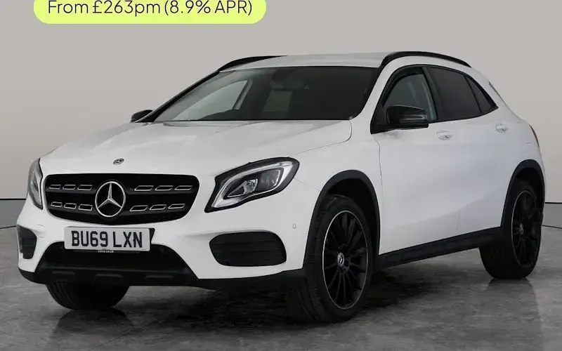 Usado Mercedes GLA180 AMG line 122 CV (89 kW) 2019 SUV