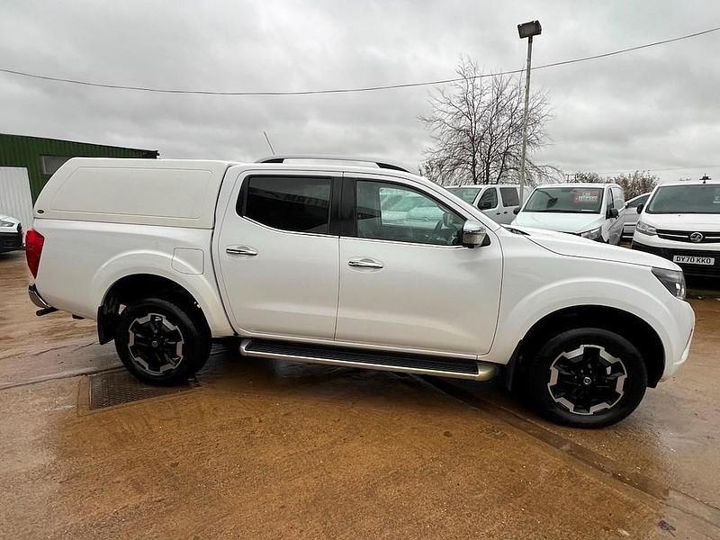 Used Nissan Navara Tekna 190 HP (139 kW) 2021 White Pickup