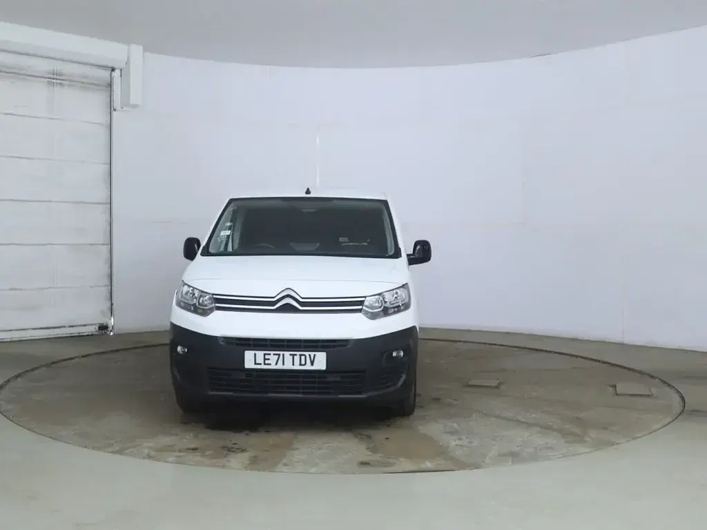 Used Citroën Berlingo 100 HP (73 kW) 2022 White MPV