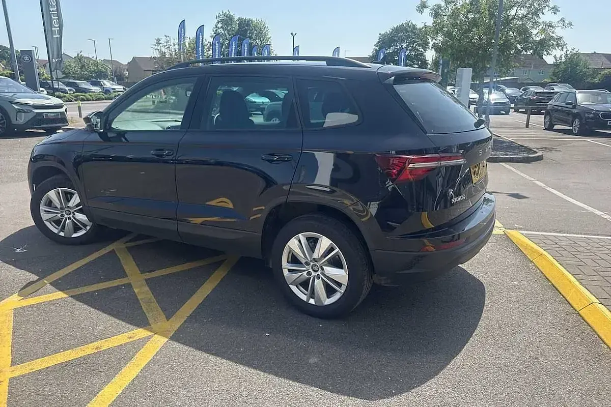 Used Skoda Karoq SE 110 HP (80 kW) 2025 Black magic pearl effect SUV