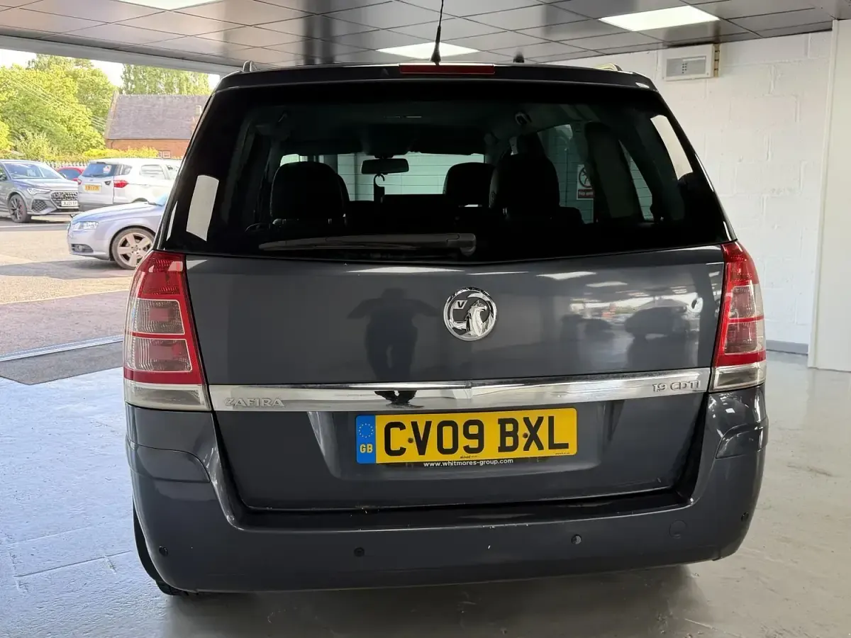 Used Vauxhall Zafira Design Edition 120 HP (88 kW) 2009 Blue MPV