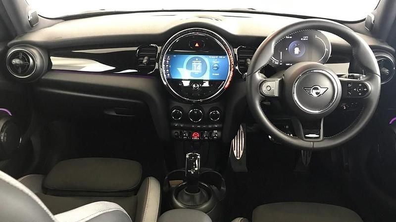 Used Mini Cooper Hatch 134 HP (98 kW) 2021 Blue Hatchback