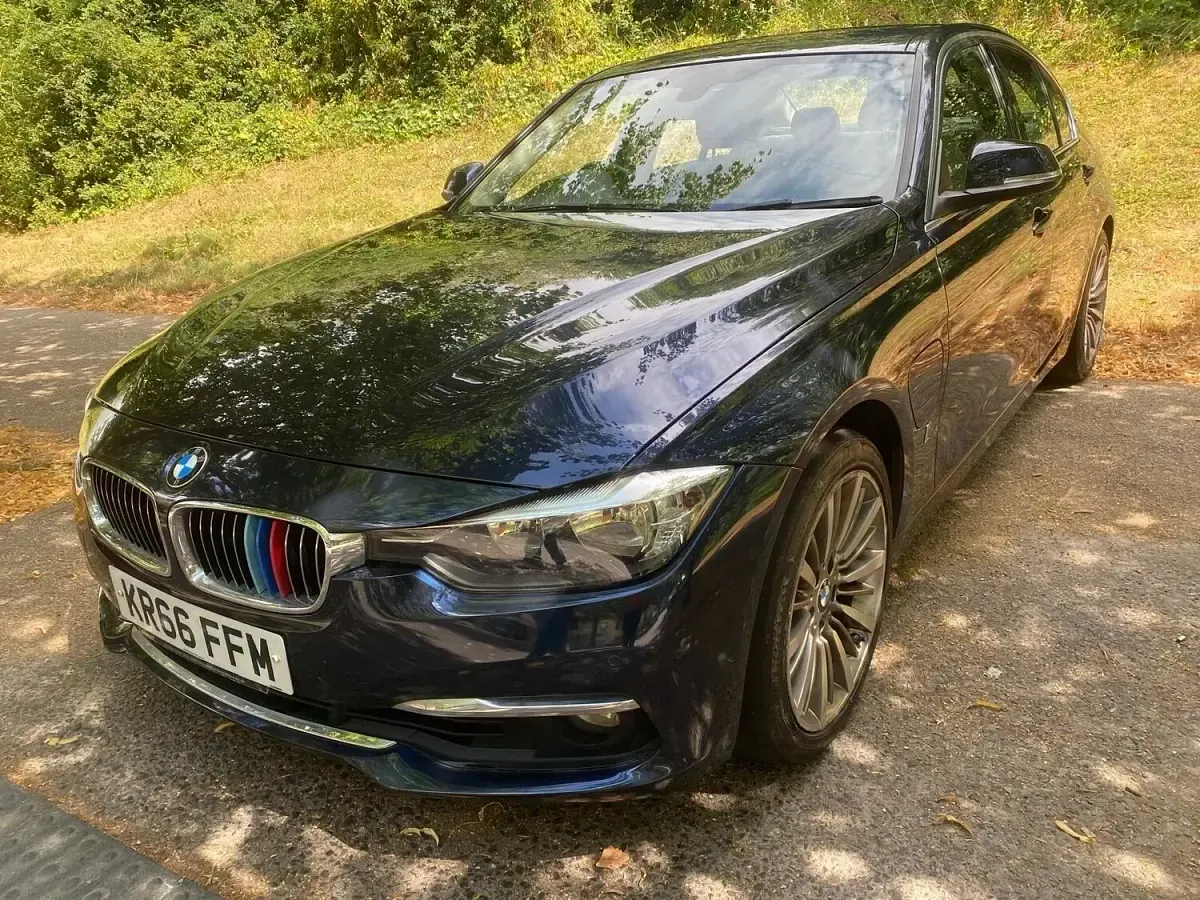 Used BMW 330e Luxury Line 252 HP (185 kW) 2016 Blue Sedan