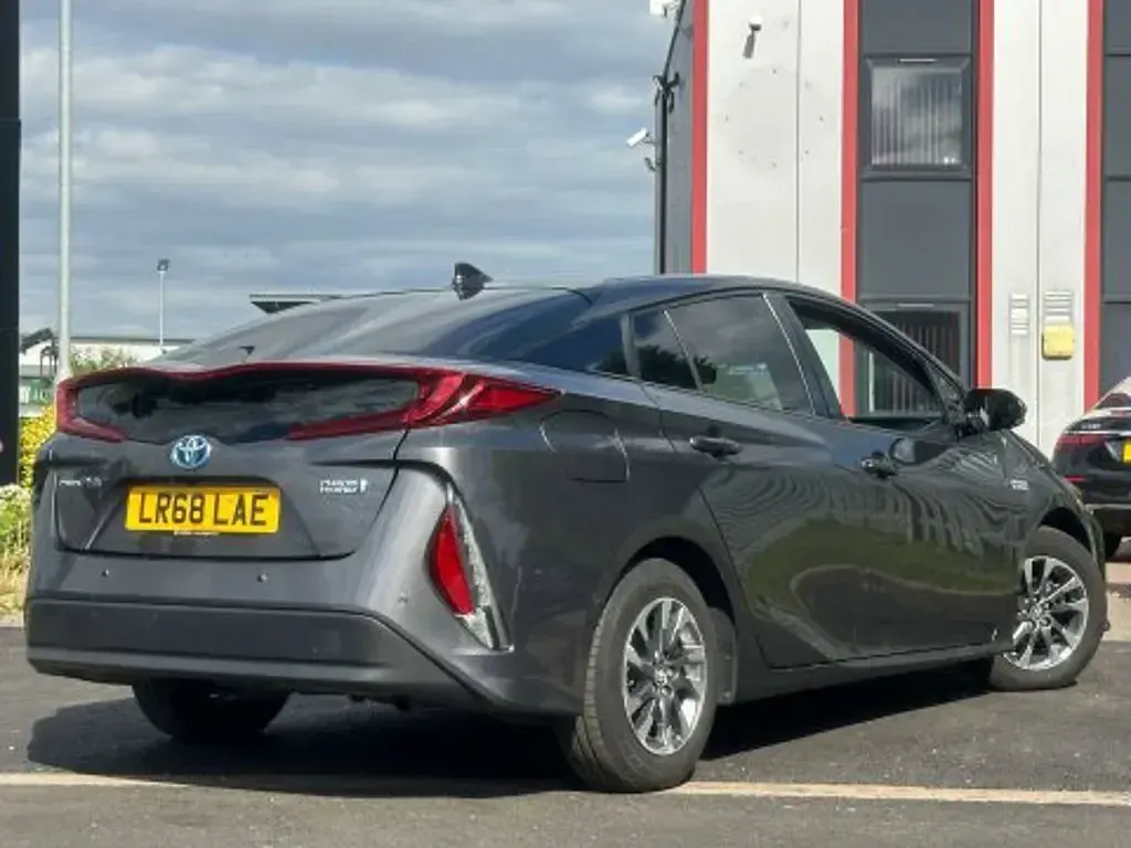 Used Toyota Prius 122 HP (89 kW) 2018 Grey Hatchback
