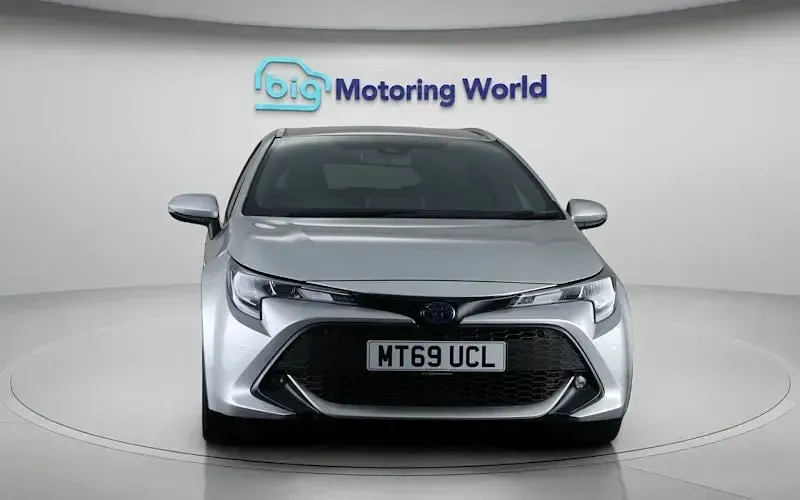 Second-hand Toyota Corolla Design 122 CP (89 kW) 2022 Break