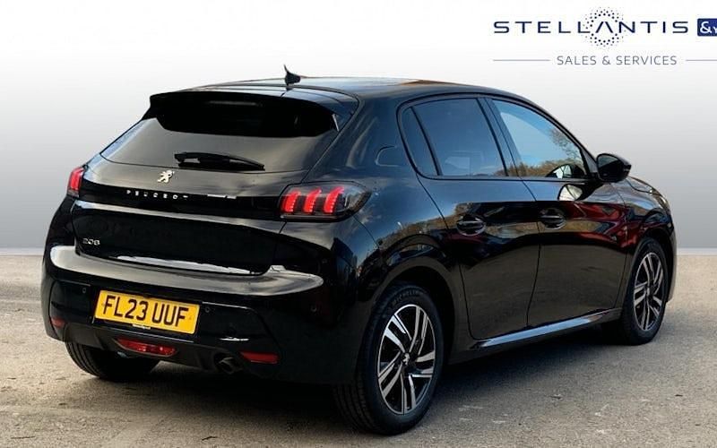 Used Peugeot 208 Allure+ 102 HP (75 kW) 2023 Black Hatchback
