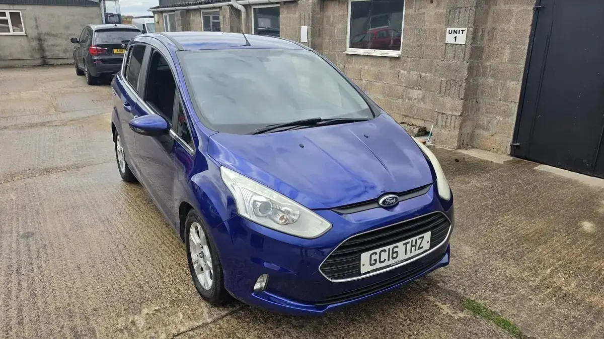 Used Ford B-MAX Zetec 95 HP (69 kW) 2016 Blue MPV