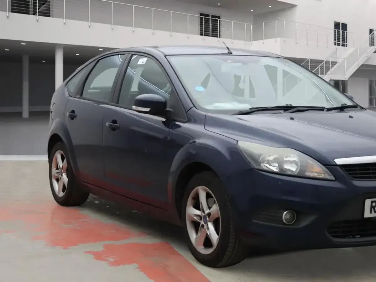 Used Ford Focus Zetec 99 HP (72 kW) 2010 Blue Hatchback