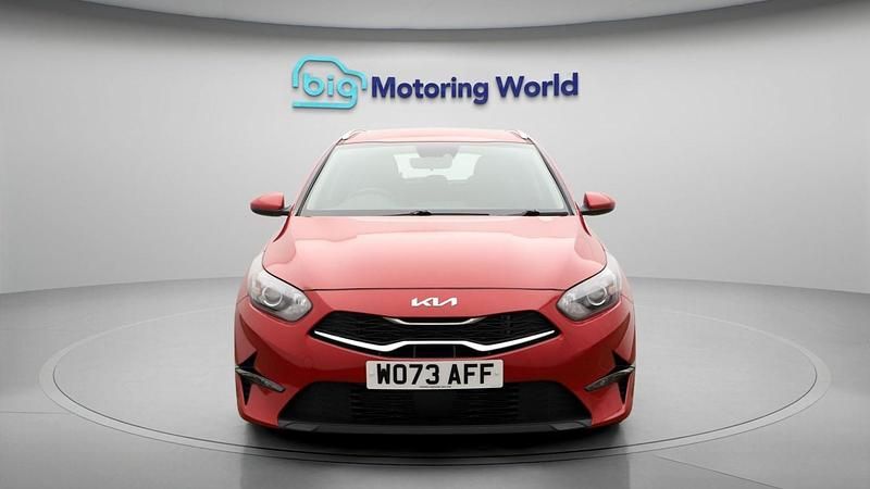 Used Kia Ceed 2024 Red Hatchback