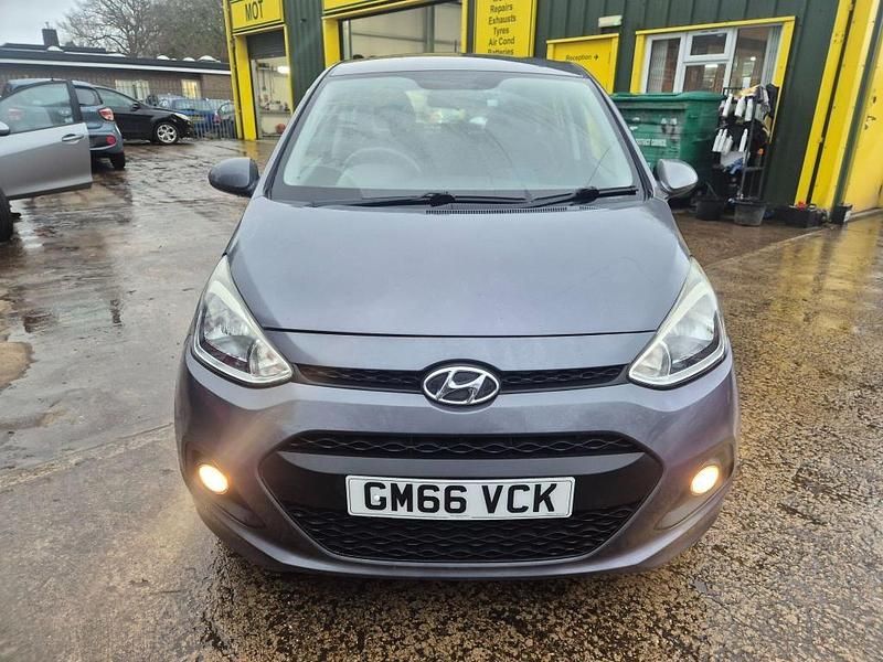 Used Hyundai i10 SE 87 HP (63 kW) 2017 Grey Hatchback