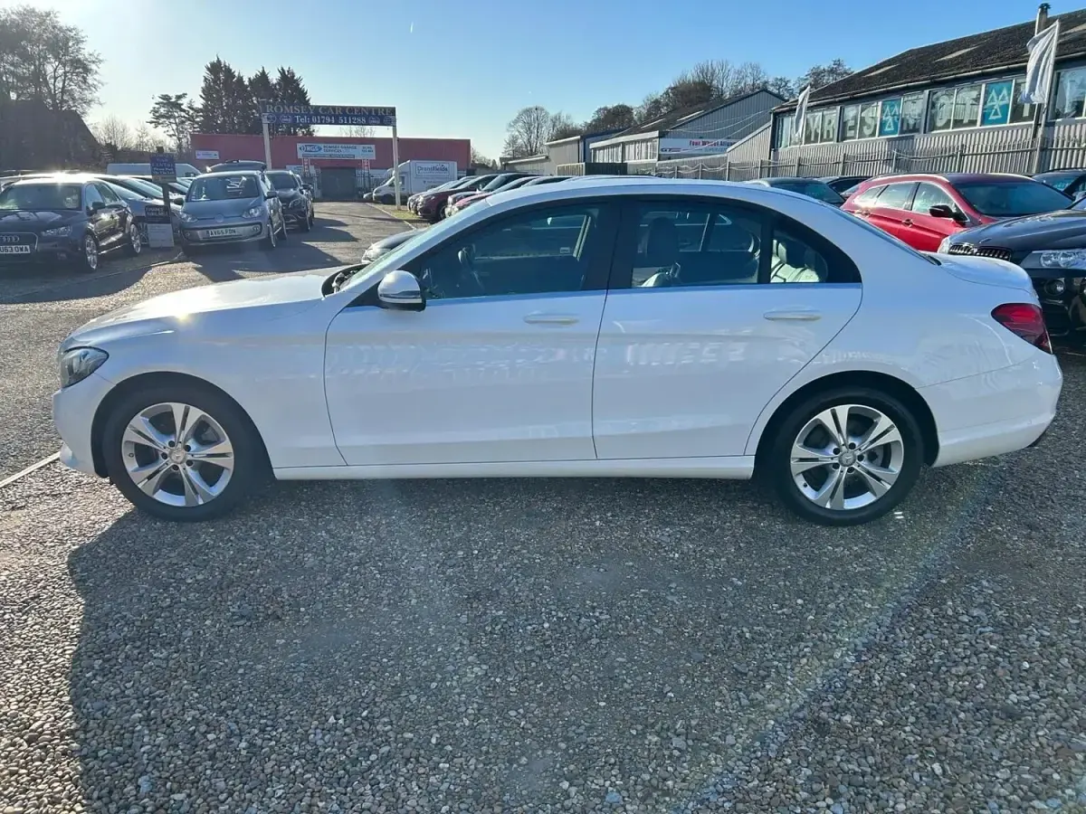 Usado Mercedes C220 Executive 170 CV (125 kW) 2016 Blanco Berlina