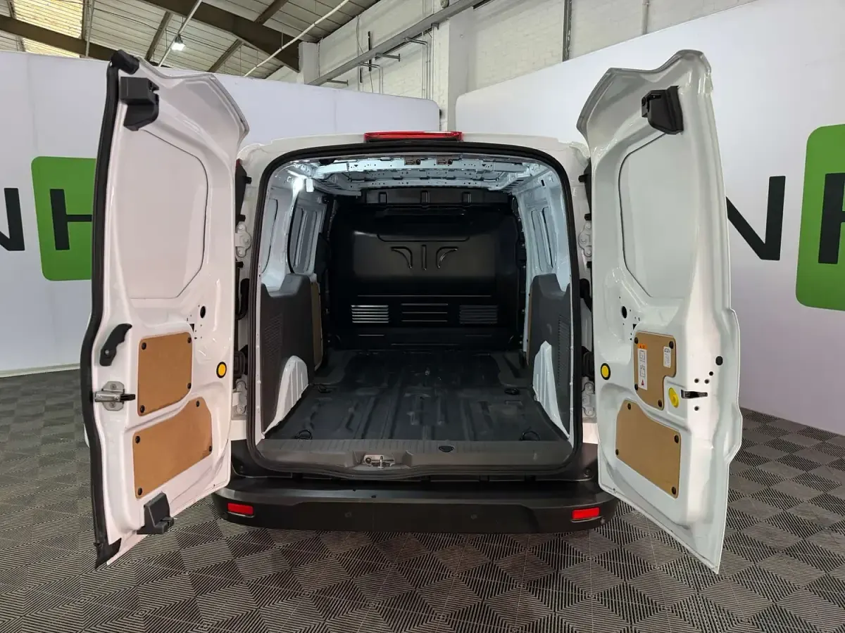 Used Ford Transit Connect Limited 100 HP (73 kW) 2024 White MPV