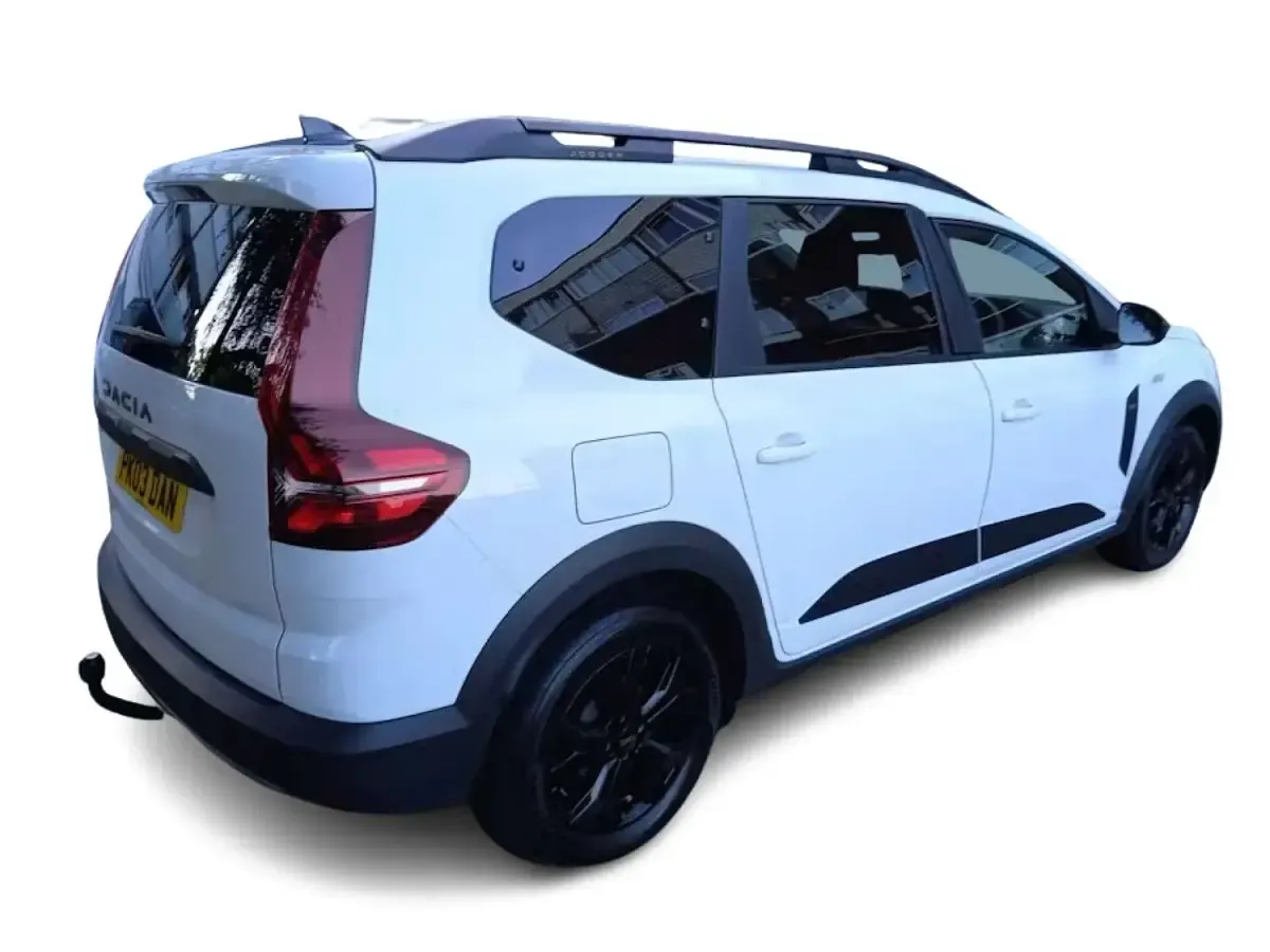 Used Dacia Jogger Extreme 141 HP (103 kW) 2023 White MPV