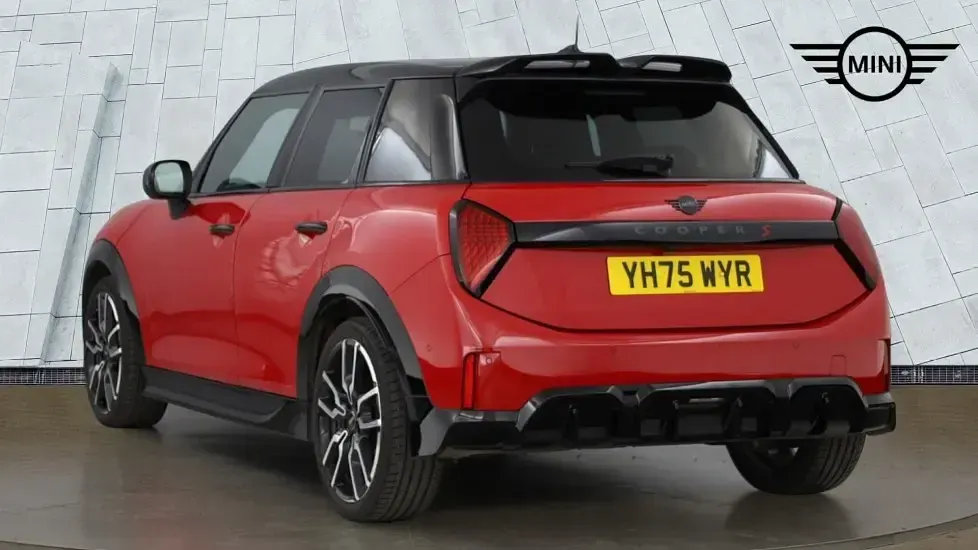 Used Mini Cooper S Hatch 201 HP (147 kW) 2025 Red Hatchback