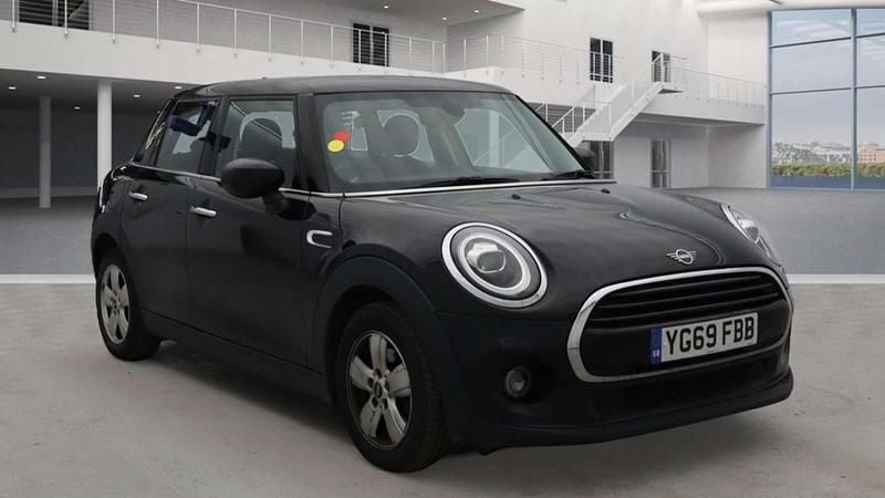 Black Used 2019 Mini Cooper Classic Hatchback | £8,250 (Super price) - Image 1/4