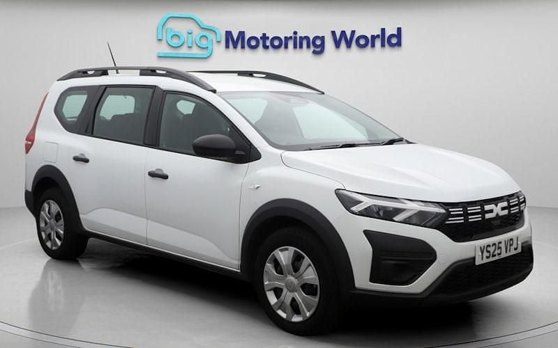 Used 2025 Dacia Jogger Essentiel Estate | £15,800 (Fair price) - Image 1/4