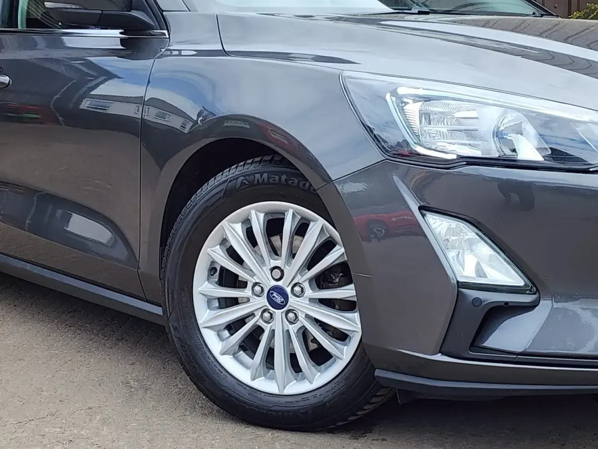 Used Ford Focus Titanium 120 HP (88 kW) 2020 Grey Hatchback