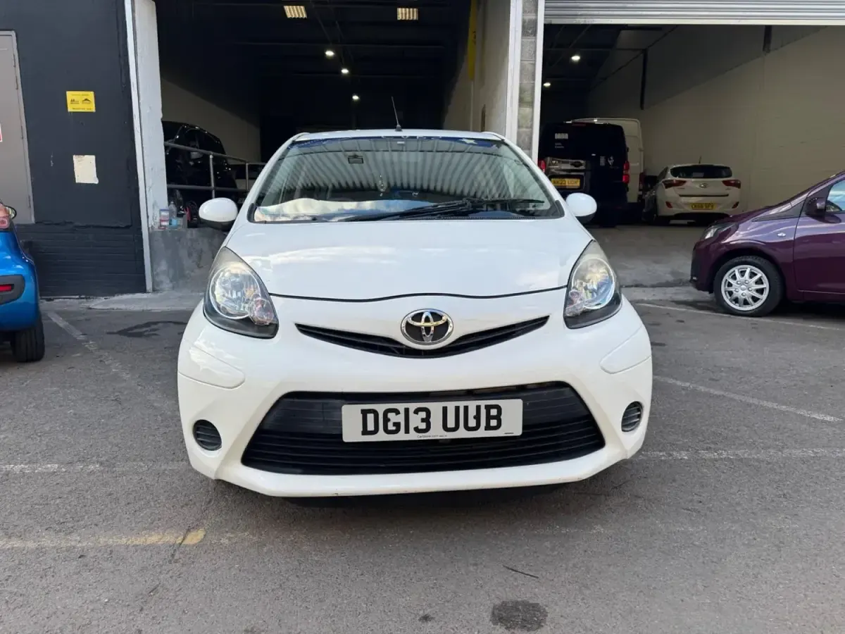 Begagnad Toyota Aygo 2013 Vit Halvkombi