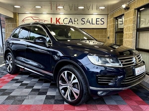 Blue Used 2016 VW Touareg R-line SUV | £18,295 (Good price) - Image 1/4