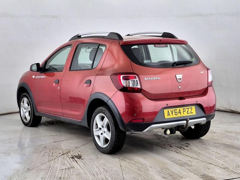 Used Dacia Sandero Lauréate 2014 Red Hatchback