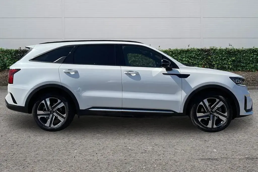 Used Kia Sorento 2023 White SUV