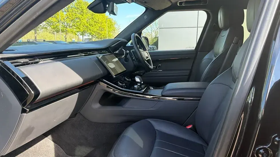 Second-hand Land Rover Range Rover Sport Autobiography 300 CP (220 kW) 2022 Negru SUV