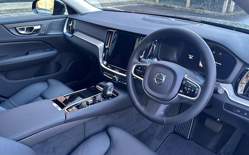 Used Volvo V60 Ultra 455 HP (334 kW) 2025 Black Estate