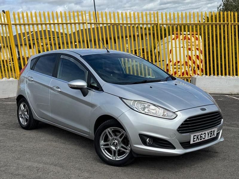 Silver Used 2013 Ford Fiesta Zetec Hatchback | £4,690 (Fair price) - Image 1/3