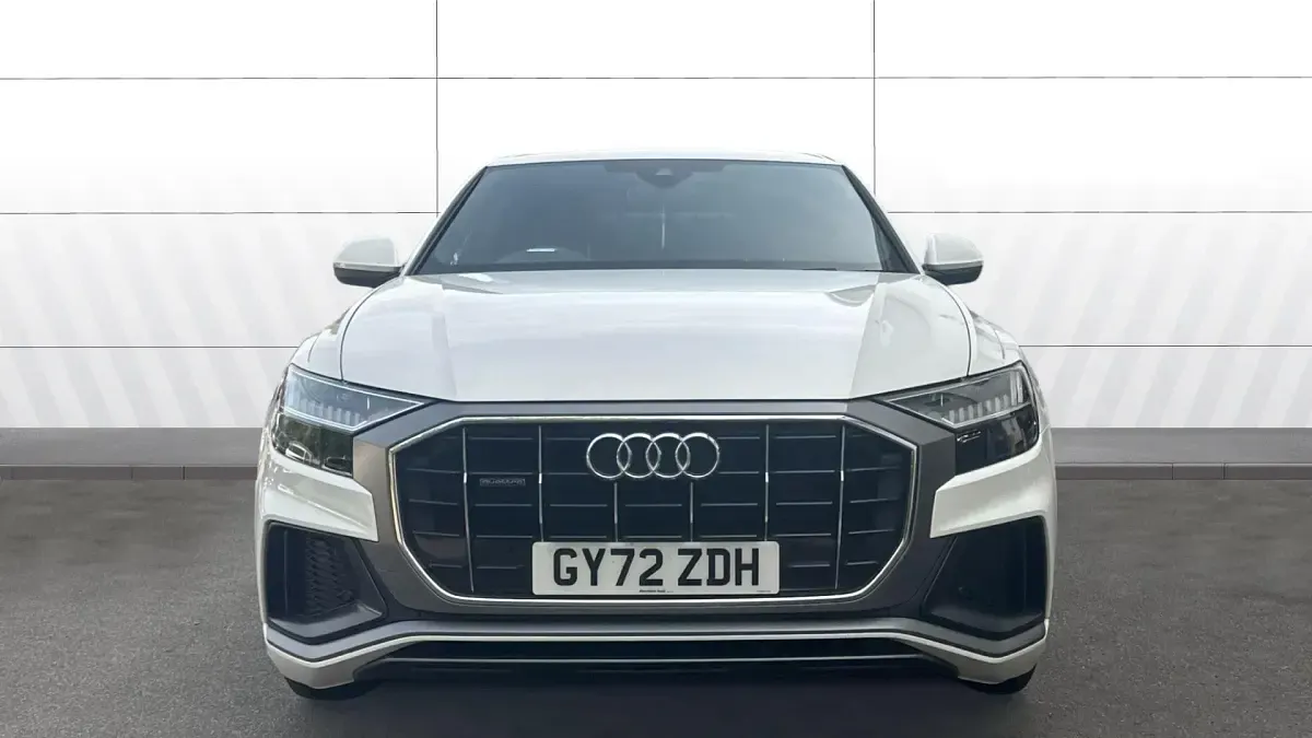 Used Audi Q8 S-Line 286 HP (210 kW) 2022 White SUV