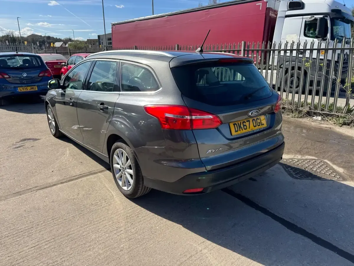 Used Ford Focus Titanium 125 HP (91 kW) 2017 Grey Estate