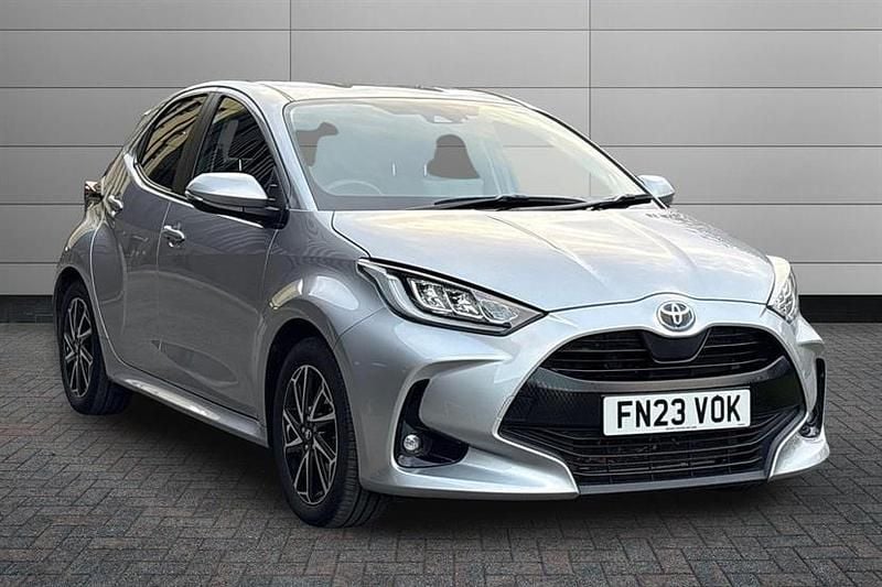 Silver Used 2023 Toyota Yaris Hybrid Design Hatchback | £17,950 (Fair price) - Image 1/3