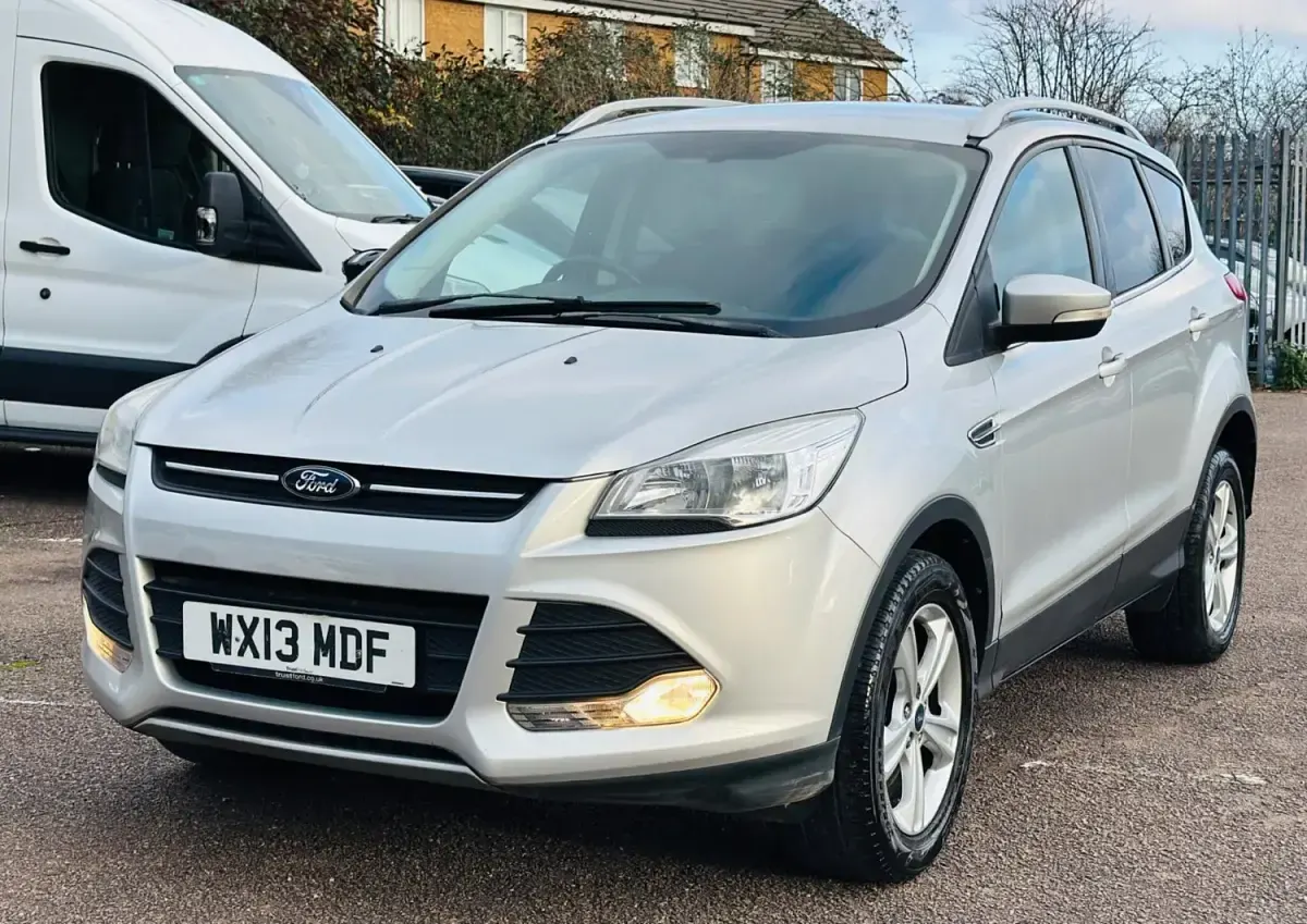 Second-hand Ford Kuga Zetec 140 CP (102 kW) 2013 Argintiu SUV