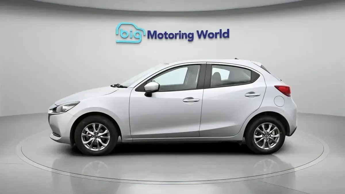 Used Mazda 2 75 HP (55 kW) 2020 Silver Hatchback