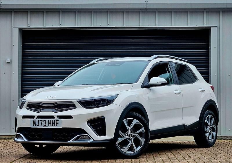 Used Kia Stonic GT-Line 99 HP (72 kW) 2023 White SUV