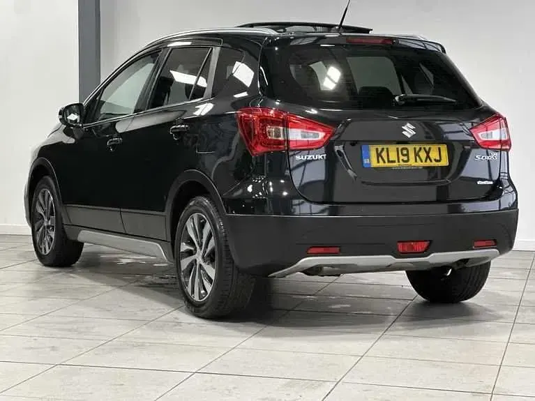 Używany Suzuki SX4 SZ5 140 KM (102 kW) 2019 Czarny SUV