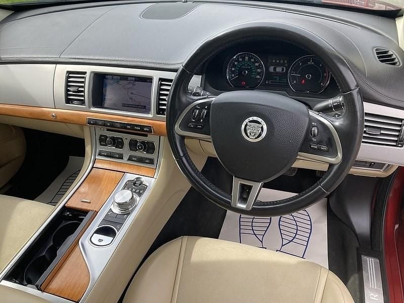 Used Jaguar XF Business Edition 163 HP (119 kW) 2012 Red Sedan