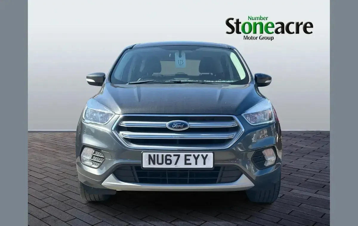 Second-hand Ford Kuga Zetec 120 CP (88 kW) 2017 Gri SUV